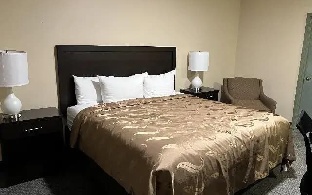Deluxe Inn & Suites - Long Island City NYC - photo 2