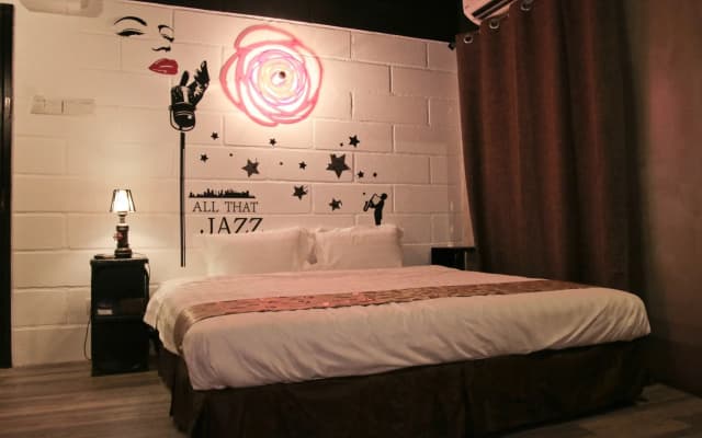 Just In Hotel - photo 4