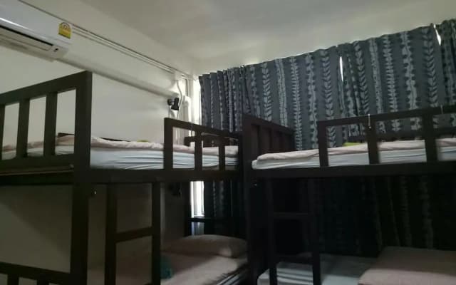 First Inn On Nut - Hostel - photo 3