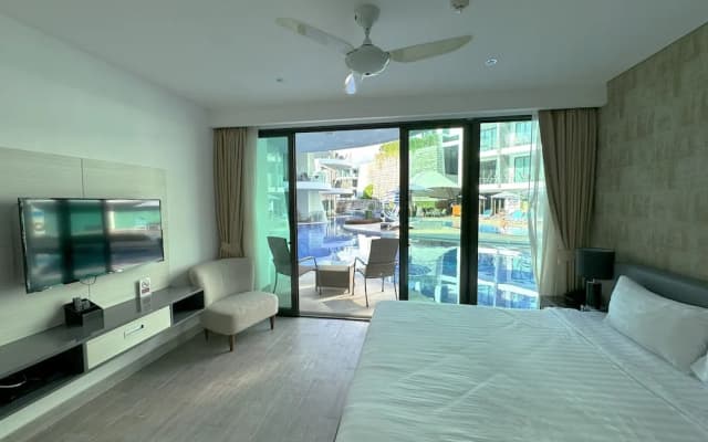 Private studio at Twin Sands Resort - photo 4