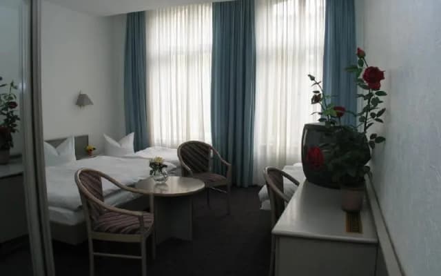 Birth City Hotel - photo 4
