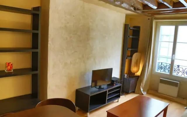 One Bedroom Apartment Near Madeleine - photo 3