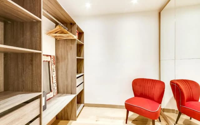 3-bedroom apartment Quai des Grands Augustins - photo 2