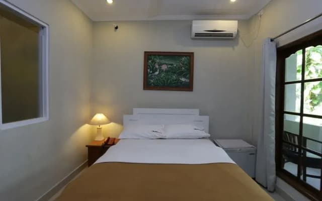 RedDoorz near Pantai Double Six - photo 4