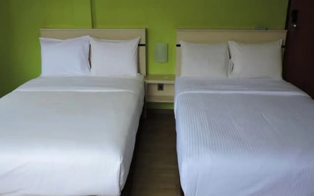 Merlin Hotel - photo 2