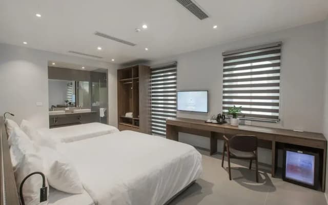 The Twin Hotel - photo 5