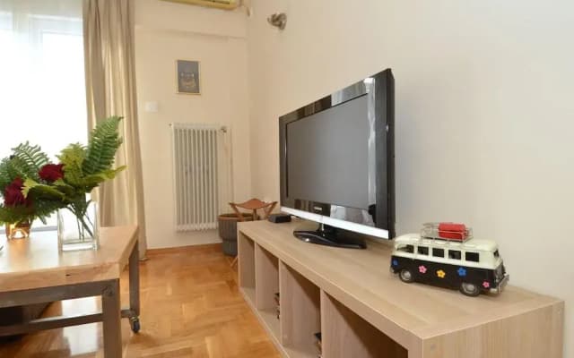 Exarchia a nice and cozy apartment - photo 4