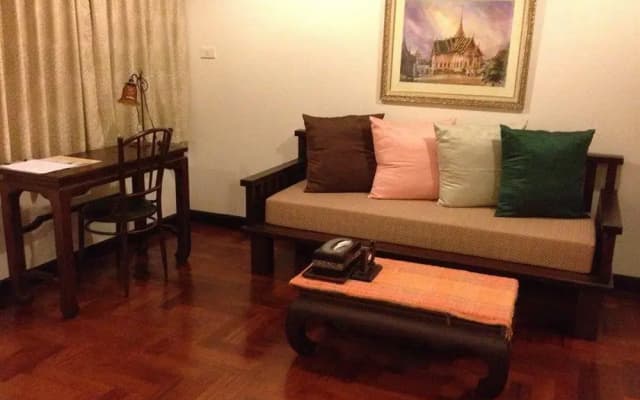 Cucumber Inn Suites - photo 4