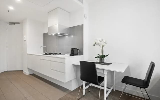 Stylish Southbank 1-bed Flat With Luxury Amenities - photo 4