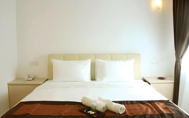 Peach Hill Hotel - photo 2