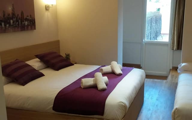 Hostal Barcelona Travel - photo 4