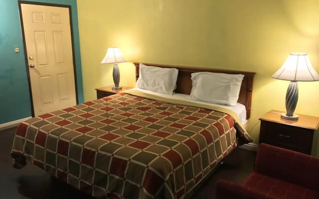 Cornett Motel - photo 2