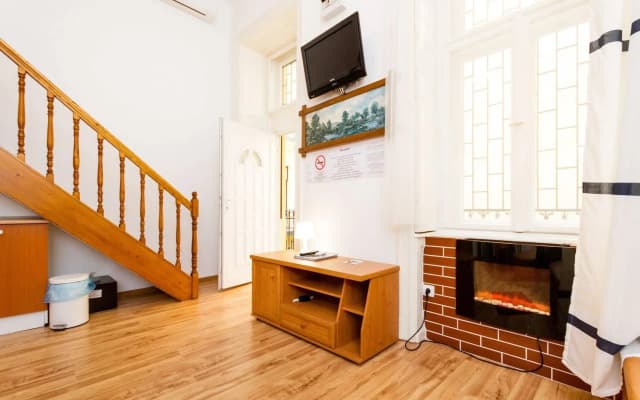 Grand Boulevard Apartments - photo 4