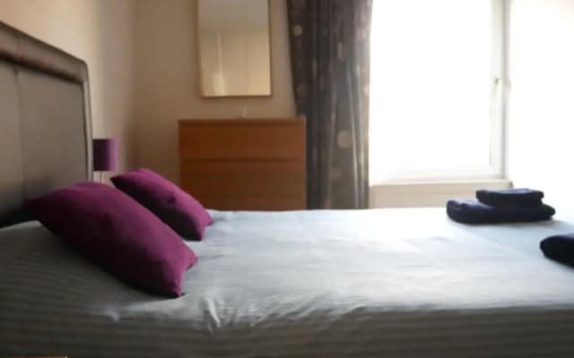 Bright 2 Double Bedrooms Apartment - photo 5