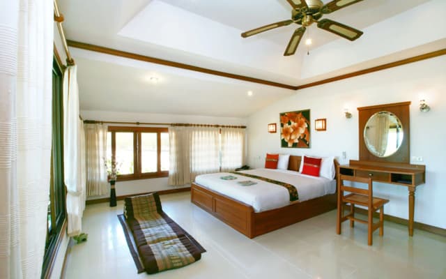 Lipa Lodge Resort - photo 4