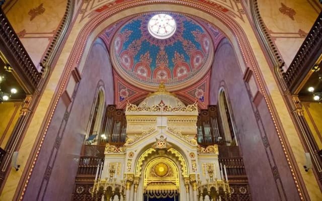 Spice Up Your Budapest Trip At This Epic Place - photo 2