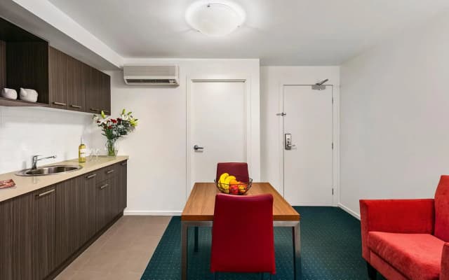 Melbourne Carlton Central Apartment Hotel - photo 4