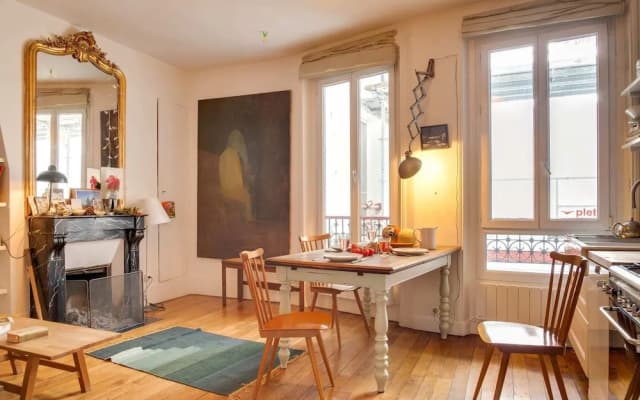 Typical Parisian Apartment Near "Le Palais des Glaces" - photo 4