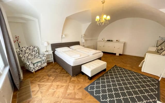 U Obecního dvora 3 - Old Town Apartment - photo 2