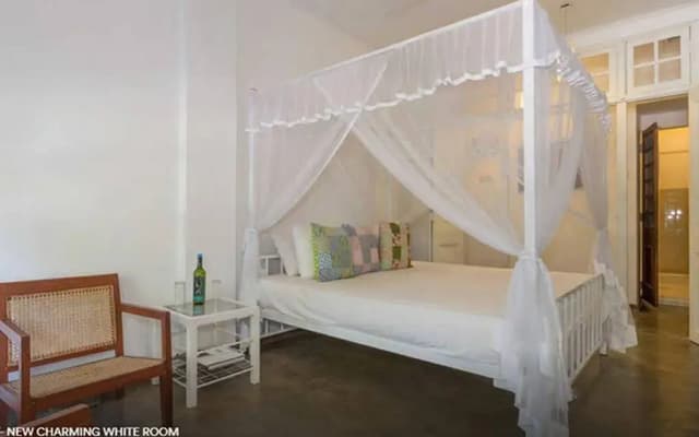 Colombo 7 - A Charming White Room - photo 3