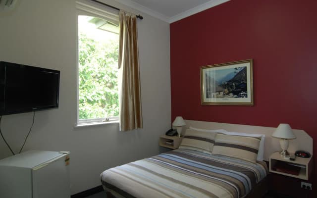 Brunswick Tower Hotel - photo 2