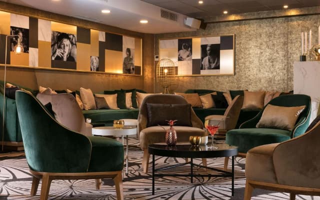Niepce Paris Hotel, Curio Collection by Hilton - photo 2