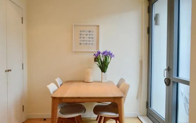 Bright Centrally Located Apartment - photo 2