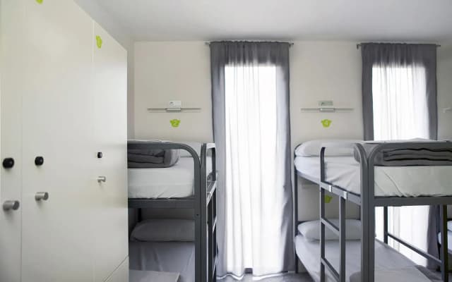 Meeting Point Hostels - photo 5