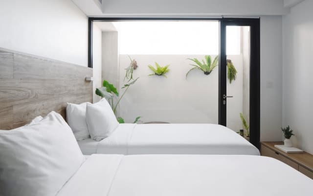 Lloyd's Inn Bali - photo 4