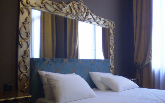 Pesaro Palace - photo 3