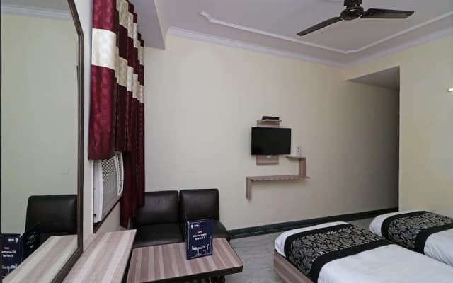 Hotel Silver Shine - photo 2