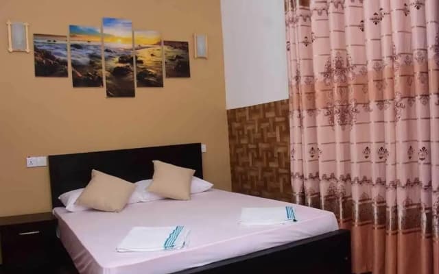 Hotel Lavendra Colombo - photo 2