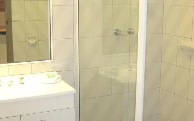 Eltham Motor Inn - photo 5
