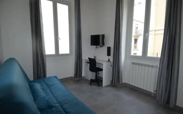 Quiet Modern Studio In The Heights Of The Port Of Nice - photo 3