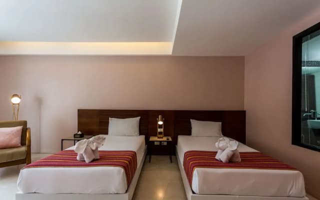 Moxi Boutique Hotel - photo 4