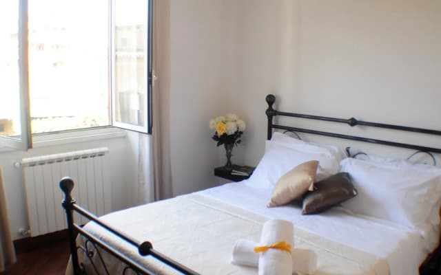 Little Rhome Suites - photo 2