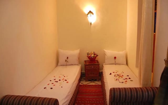 Full Moon Hostel - photo 2