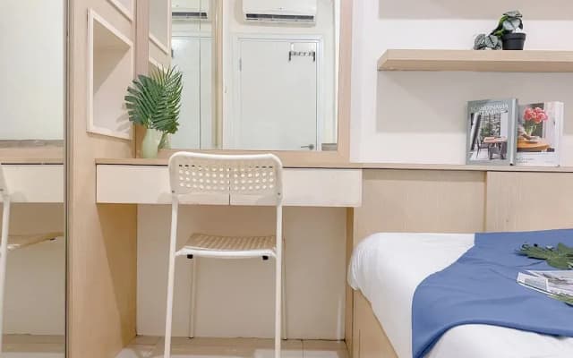 Good Deal and Comfy 2BR Apartment Green Pramuka City - photo 3