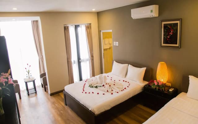 The Sun Hotel - photo 2