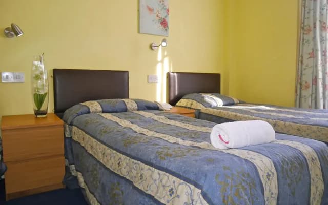 Pacific Hotel - photo 3