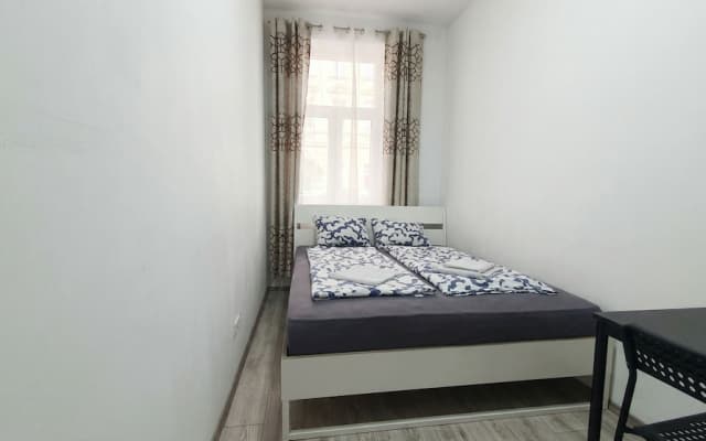 15 Min to Vienna Center - Affordable & Simple 5BR Apt with WIFI - photo 2