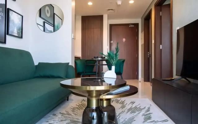 Luxurious 1BR - Pool & Gym Access - photo 3
