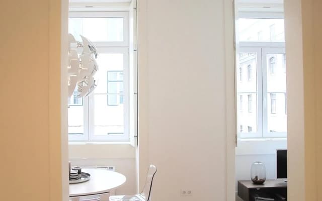 Downtown Sunny Apartment - photo 2