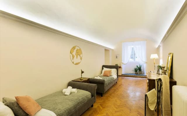 Historic Apt - Wifi - Ac - Top Location - Walk Everywhere - photo 3