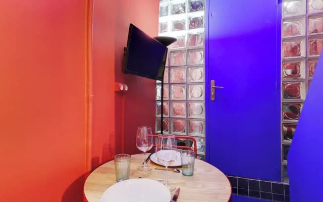 Cosy, Colourful Studio for 2 - Heart of "marais" - photo 5