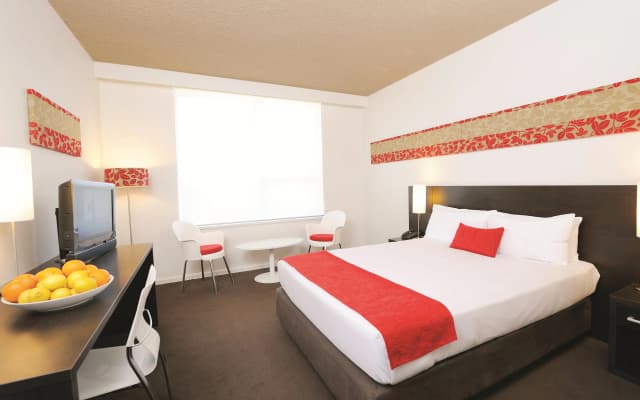 Royal Pacific Hotel - photo 3