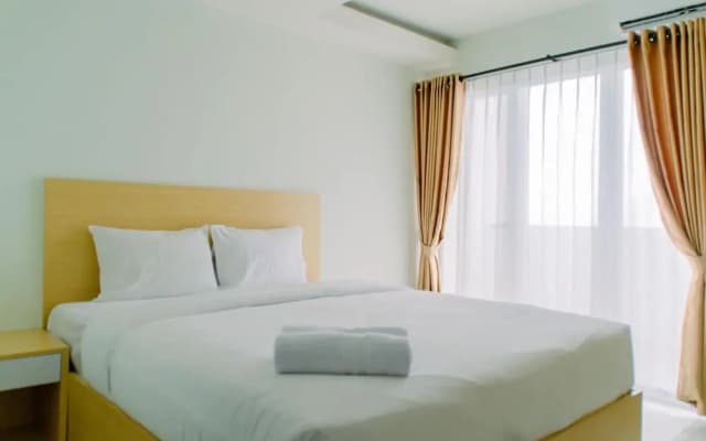 Comfortable And Minimalist Studio At Amethyst Apartment - photo 2