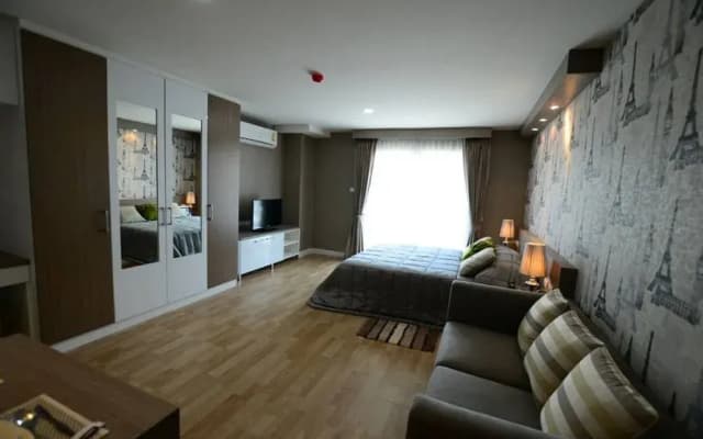 Cy Condo - photo 5