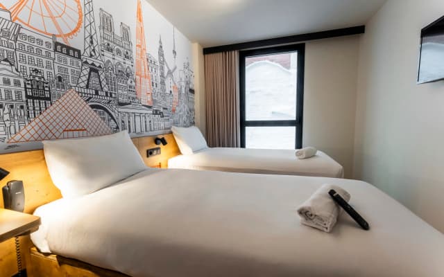 easyHotel Barcelona La Sagrera - photo 4