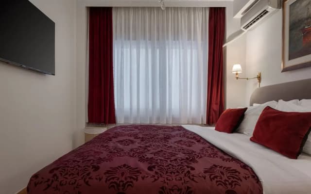 Archangel Kolonaki Apartment - photo 4